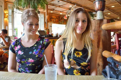 Blondes Kiss and Spread in Skirts and Heels in Public – photo 19 of 20