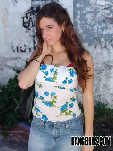 Jackie Ashe: Thick Brunette Gets Fucked in a Skirt Outdoors for a Facial – photo 4 of 20