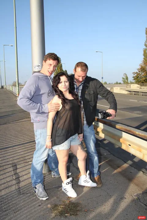 Lullu Gun: German Brunette Joins a Public Foursome Outdoors – photo 2 of 15
