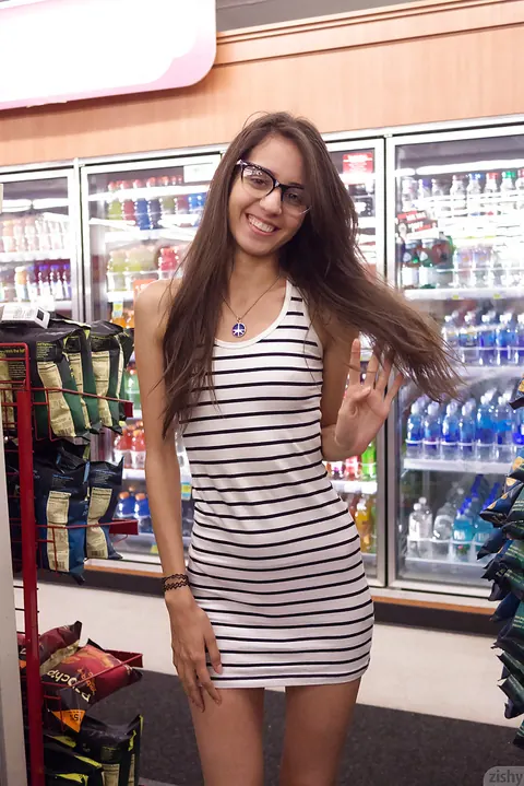 Inez Saldero: Slim Latina Brunette Strips Out of Her Skirt Outdoors – photo 7 of 11