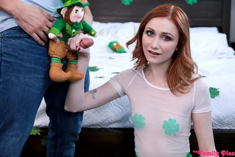Scarlet Skies: Slim Redhead in Costume Skirt Takes a Creampie – photo 4 of 16