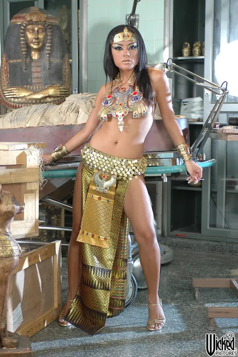 Kaylani Lei: Asian Brunette Cosplay Queen Spreads Her Pussy in Costume – photo 10 of 21