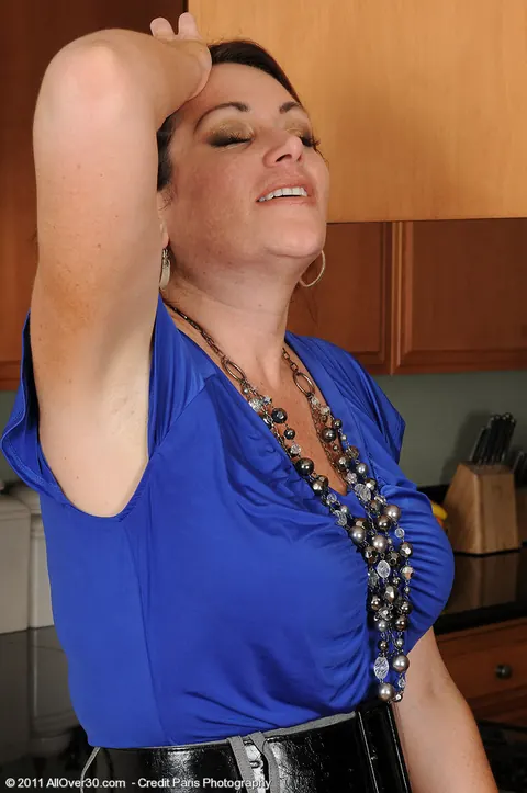 Ryan Edel: Chubby Redhead MILF Opens Her Shaved Pussy on the Kitchen Table – photo 2 of 15