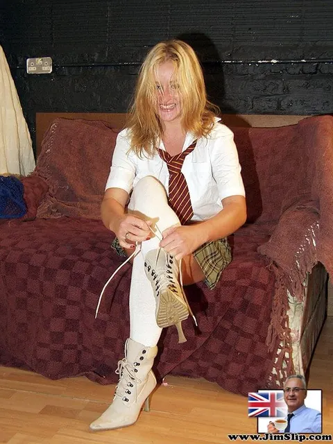 European Blonde Spreads Her Legs and Gets Fucked – photo 2 of 17