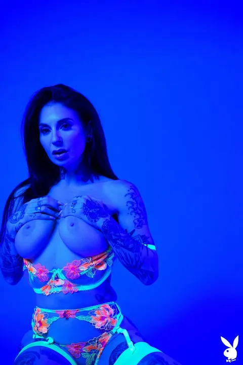 Joanna Angel: Brunette PAWG Stripteases in Lingerie and Stockings – photo 6 of 21