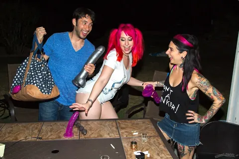 Joanna Angel & Proxy Paige: Redhead MILF Gives a Blowjob and Takes Fisting – photo 3 of 16