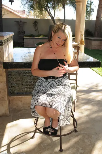 Busty Blonde MILF Fingers Her Pussy and Shows Her Clit Outdoors