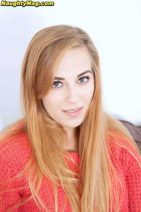 Anna Smith: Redhead in Jeans and Panties Spreads Her Hairy Pussy – photo 1 of 16