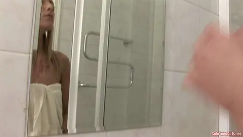 Woman with Shaved Pussy Poses Nude in the Bathroom – photo 5 of 21