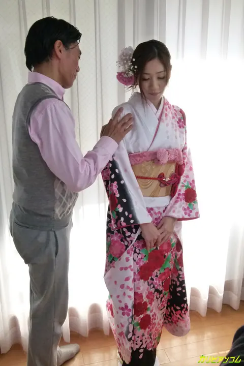 Kaori Maeda: Asian Brunette in Costume Has Group Sex – photo 3 of 20