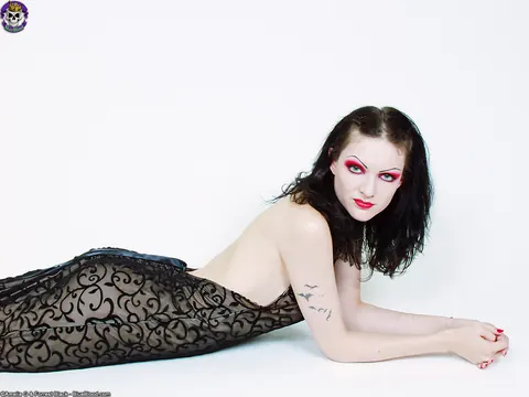 Scar 13: Brunette with Natural Tits Strips and Poses in High Heels – photo 15 of 15