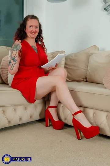 British PAWG in Panties and Heels Masturbates and Spreads