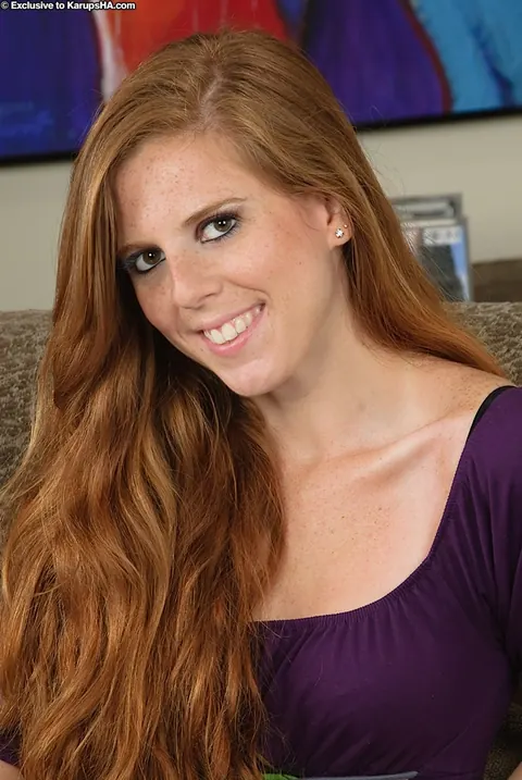 Mandy Hudson: Amateur Redhead Spreads Her Pussy and Pets Her Nipples – photo 1 of 16