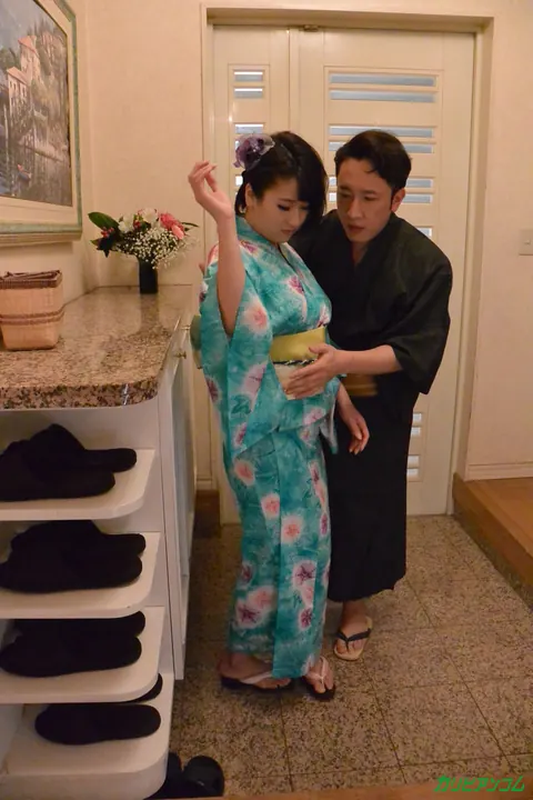Harua Narimiya: Asian Woman Sucks Cock, Takes a Dildo and Gets Bound – photo 4 of 20