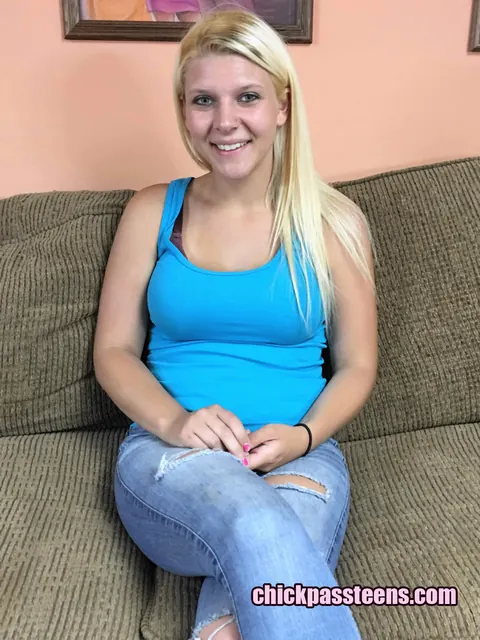Brianna Stars: BBW Blonde Sucks Cock in Her Jeans – photo 1 of 16