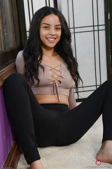 Maya Bijou – Latina with Natural Tits Spreads Her Pussy Wide