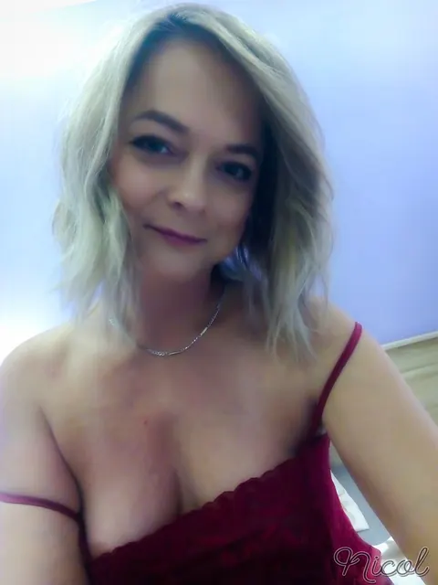 Nicol Nova: Short-Haired Blonde MILF with Big Tits Spreads Outdoors – photo 16 of 17