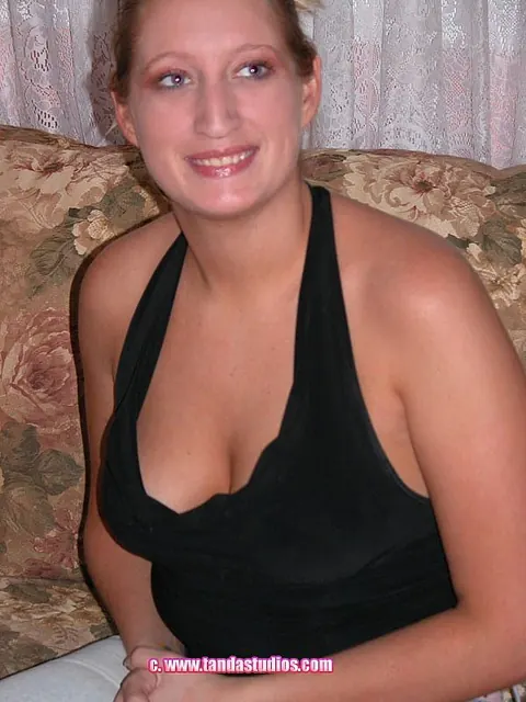 Brianna Cummings: Tattooed Blonde MILF with Big Tits Fingers Herself at the Casting – photo 4 of 21