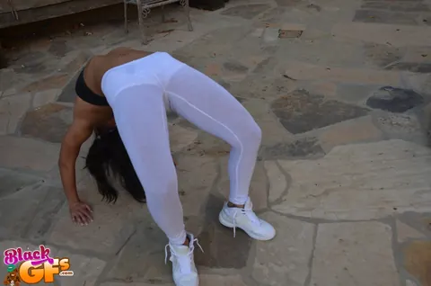 Teanna Trump: Brunette Latina Strips Out of Her Yoga Pants and Spreads Outdoors – photo 7 of 16
