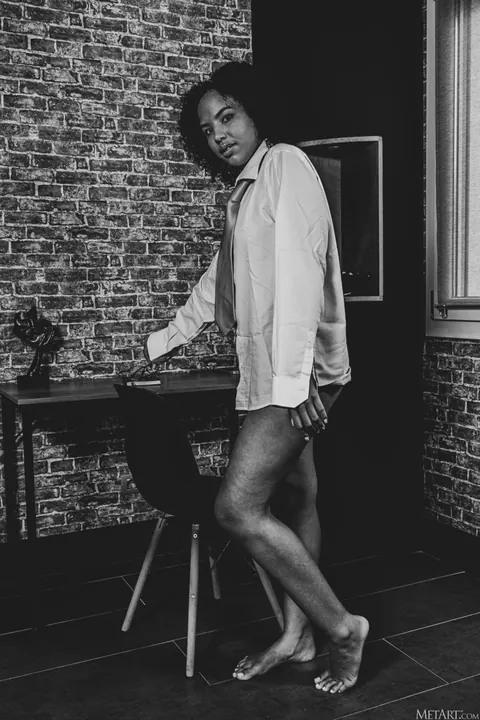 Romy Indy: Tall Ebony Babe with Curly Blonde Hair Strips and Spreads – photo 19 of 20
