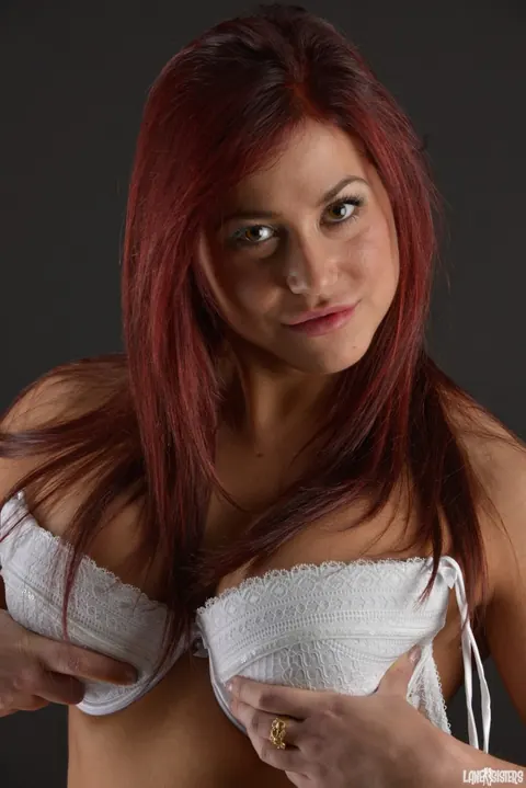 Roxy Lane: Slim Redhead MILF Peels Off Her Top and Shows Her Big Tits – photo 1 of 21