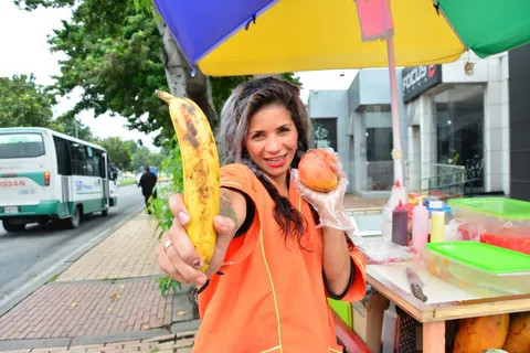 Laura Montenegro: Colombian Brunette Teases Nude Outdoors with a Banana – photo 10 of 16