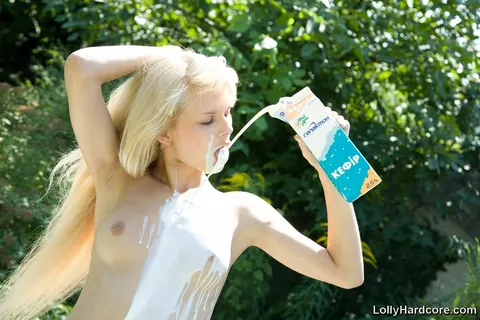 Lolly Hardcore: Skinny Blonde Pours Buttermilk Over Herself Outdoors – photo 17 of 21