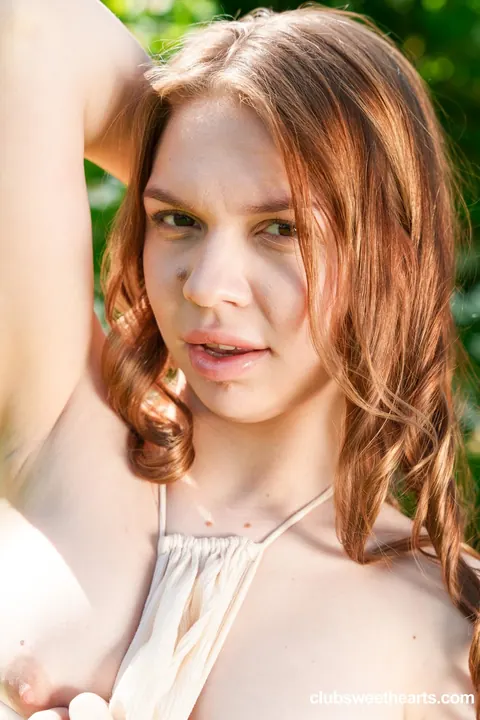 Lana Rose: European Brunette with Big Natural Tits Shows Her Body – photo 3 of 21