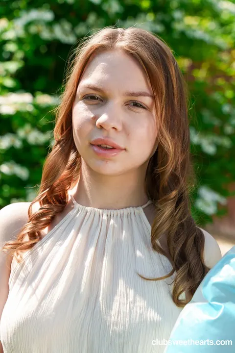 Lana Rose: European Brunette with Big Natural Tits Shows Her Body – photo 1 of 21