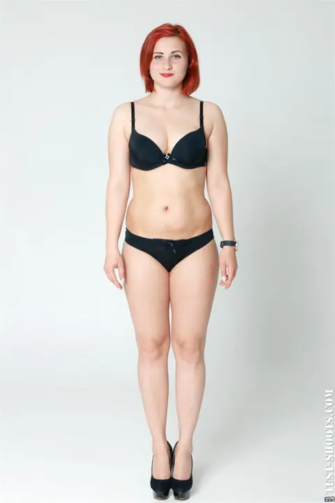 Curvy Redhead Poses Naked and Spreads Her Pussy – photo 11 of 18