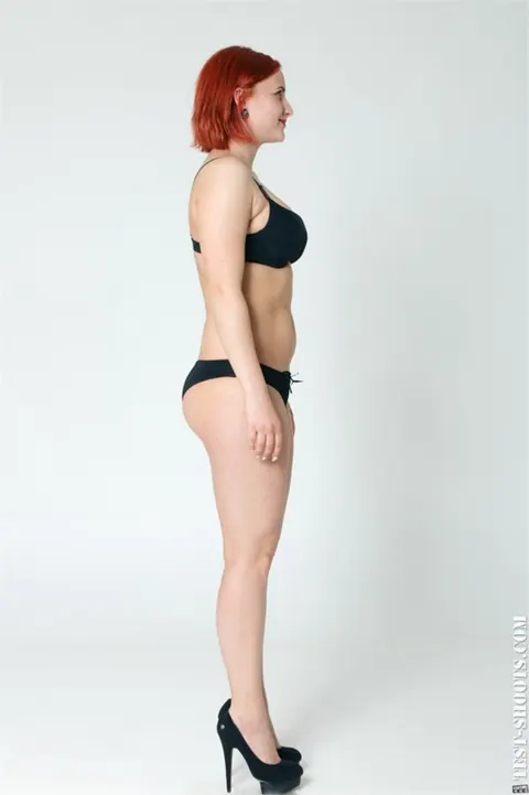 Curvy Redhead Poses Naked and Spreads Her Pussy – photo 9 of 18