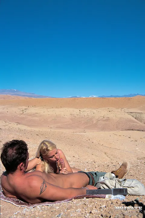 Claudia Jackson: Tall Blonde MILF Gets Fucked in the Desert – photo 7 of 12