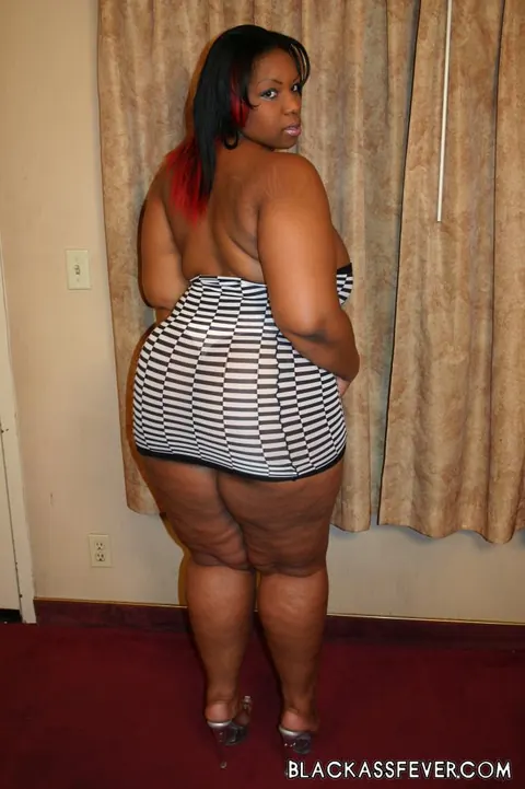 Crystal Clear: Ebony BBW in Panties and Heels Shakes Her Booty and Poses Nude – photo 6 of 18