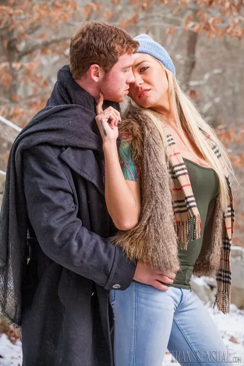 Busty Trans Woman Strips Out of Her Jeans Outdoors – photo 7 of 15