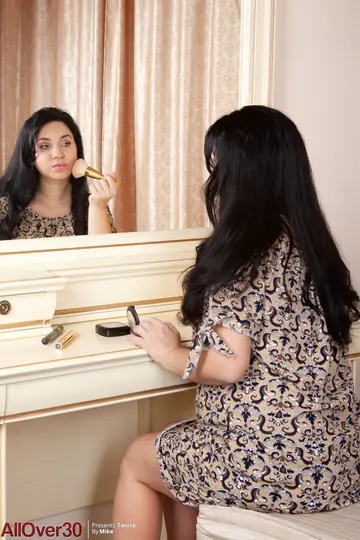 Thick Pregnant MILF Strips Out of Her Lingerie and Spreads Her Hairy Pussy