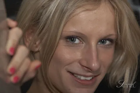 Paris Pink: Slim European Blonde Stands Nude and Shows Her Pretty Face – photo 10 of 10