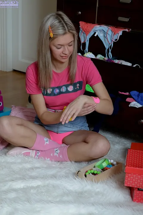 Tatianna Yuki: Thick Blonde in a Skirt Toys Her Ass and Spreads – photo 3 of 21