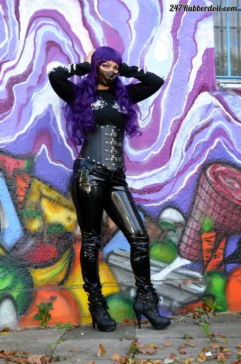 RubberDoll: Brunette PAWG Poses in Latex and High Heels Outdoors – photo 13 of 15