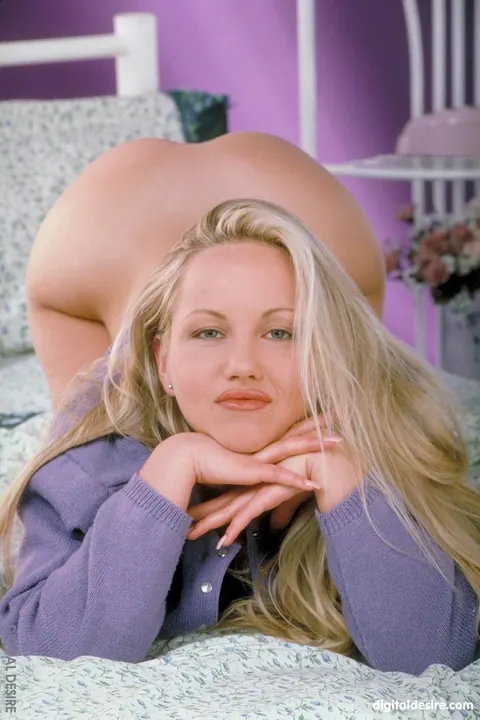 Thick Blonde Undresses and Spreads in the Bedroom – photo 14 of 20