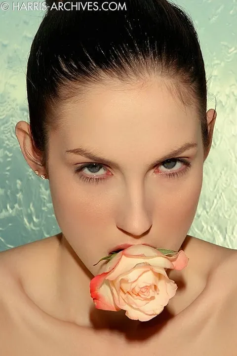 Katie Reynolds: Skinny Brunette Poses Naked and Shows Her Pussy Lips – photo 3 of 21