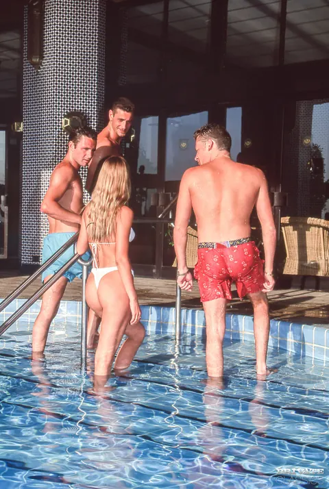 Nikky Anderson: Hairy Blonde Loses Her Bikini at the Pool for a Group Anal Session – photo 3 of 12