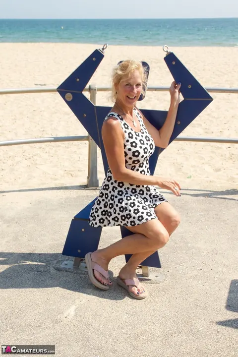 Molly Maracas: Thick Blonde MILF Strips Out of Her Skirt on the Beach – photo 8 of 16