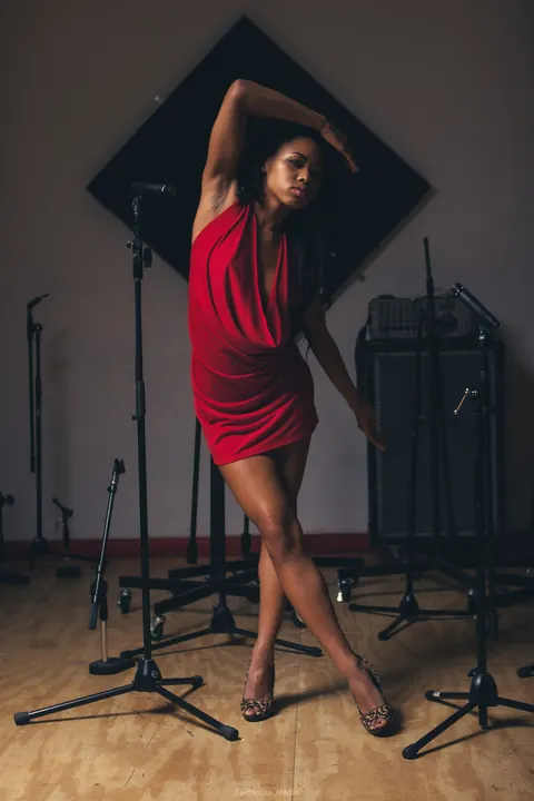 Ebony Brunette Poses in a Skirt – photo 18 of 21