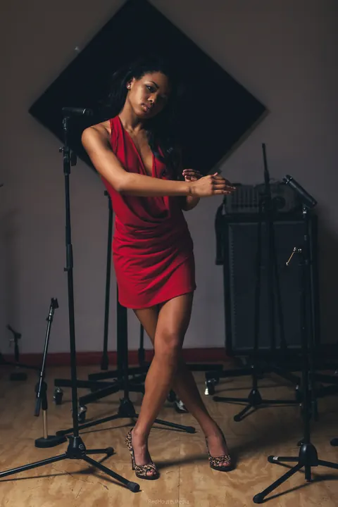 Ebony Brunette Poses in a Skirt – photo 13 of 21