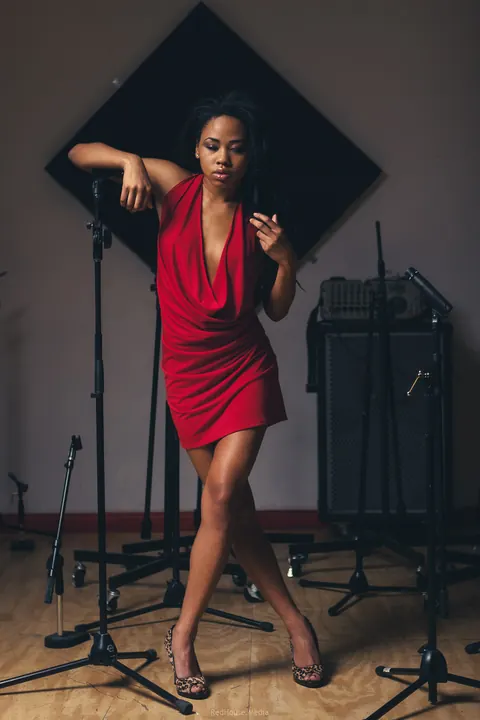 Ebony Brunette Poses in a Skirt – photo 10 of 21