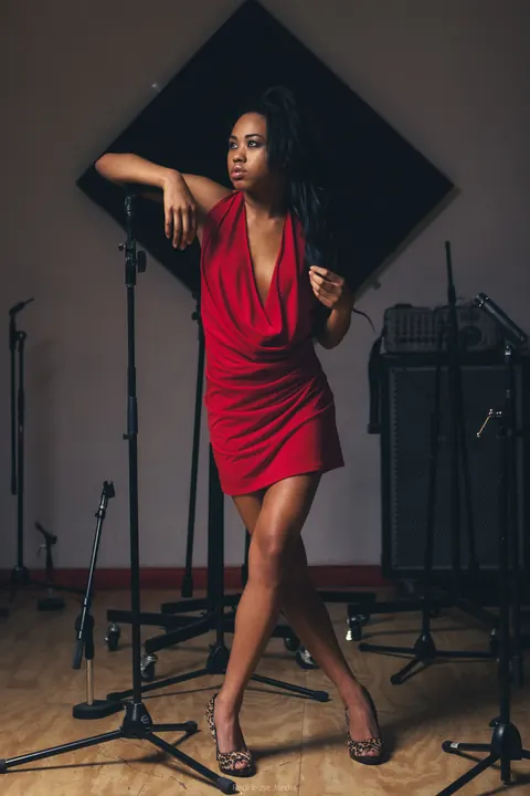Ebony Brunette Poses in a Skirt – photo 8 of 21