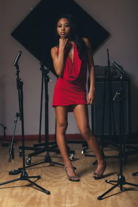Ebony Brunette Poses in a Skirt – photo 1 of 21