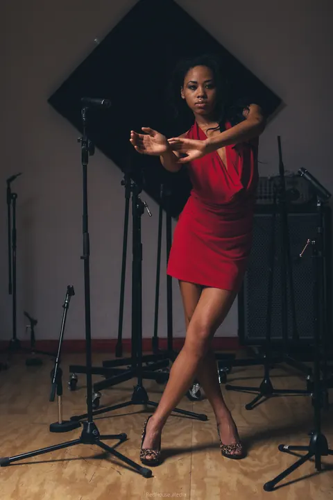 Ebony Brunette Poses in a Skirt – photo 12 of 21