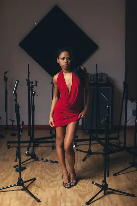 Ebony Brunette Poses in a Skirt – photo 21 of 21