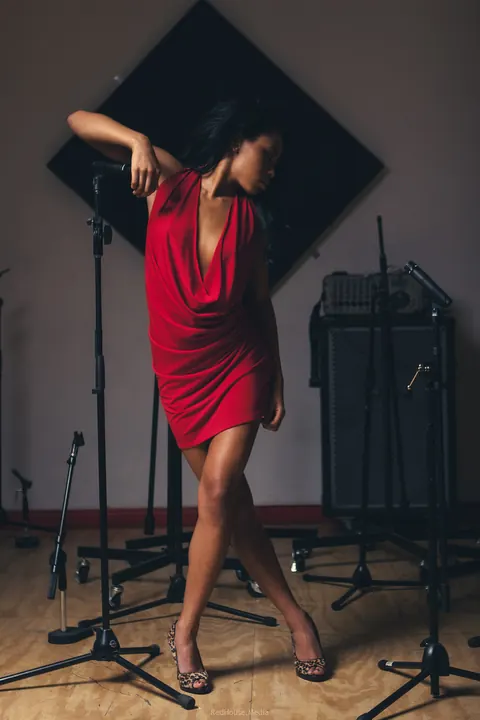 Ebony Brunette Poses in a Skirt – photo 11 of 21